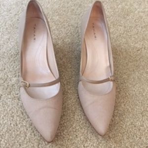 Tahari Shoes